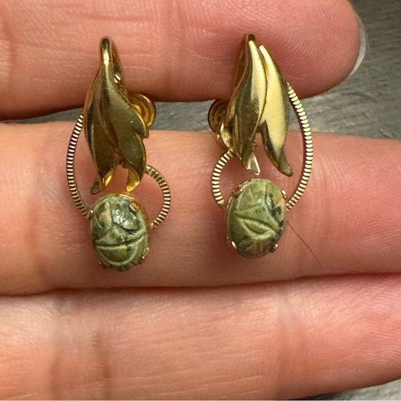 Vintage dce Curtis 1/20 14K GF Carved Jade Earrings - Picture 5 of 7